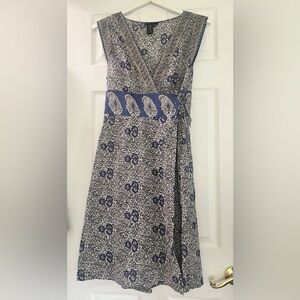 Elegant Blue and White Paisley Dress bcbgmaxazria